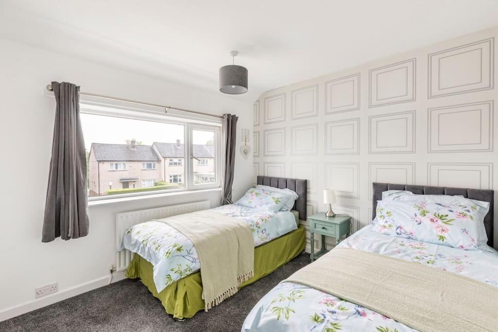 Entire Charming 5-Bed House In Darwen Blackburn Bb1 Free Parking Roadside Rishton エクステリア 写真