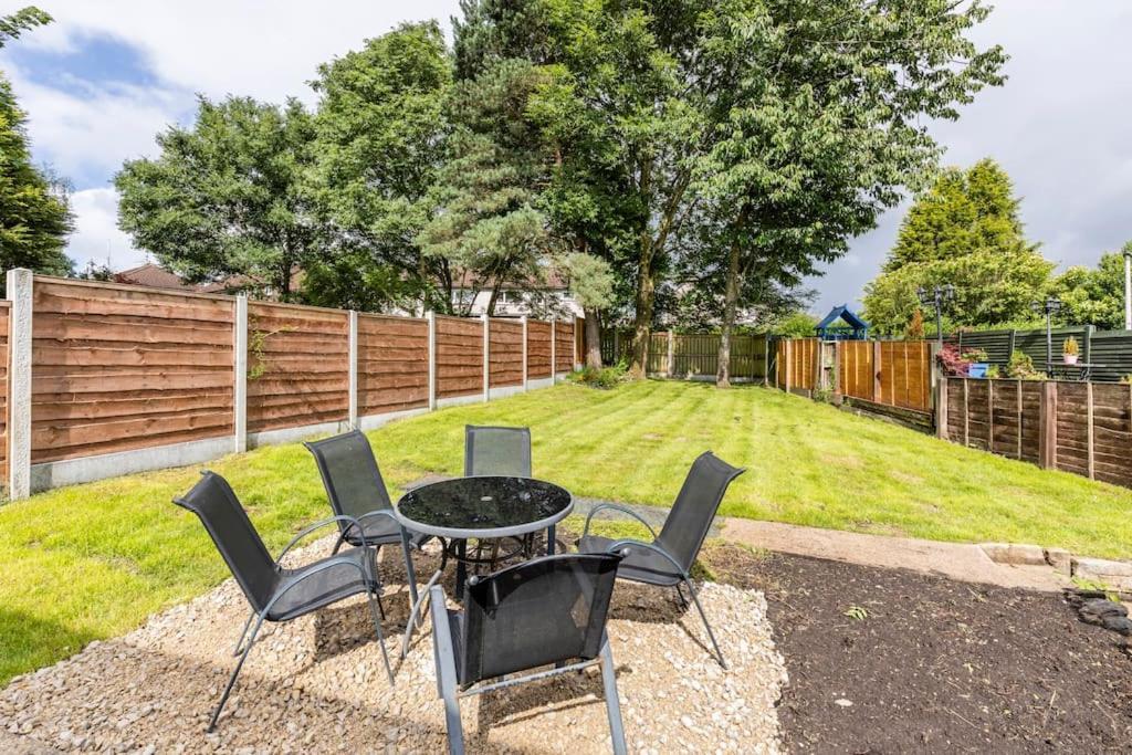 Entire Charming 5-Bed House In Darwen Blackburn Bb1 Free Parking Roadside Rishton エクステリア 写真