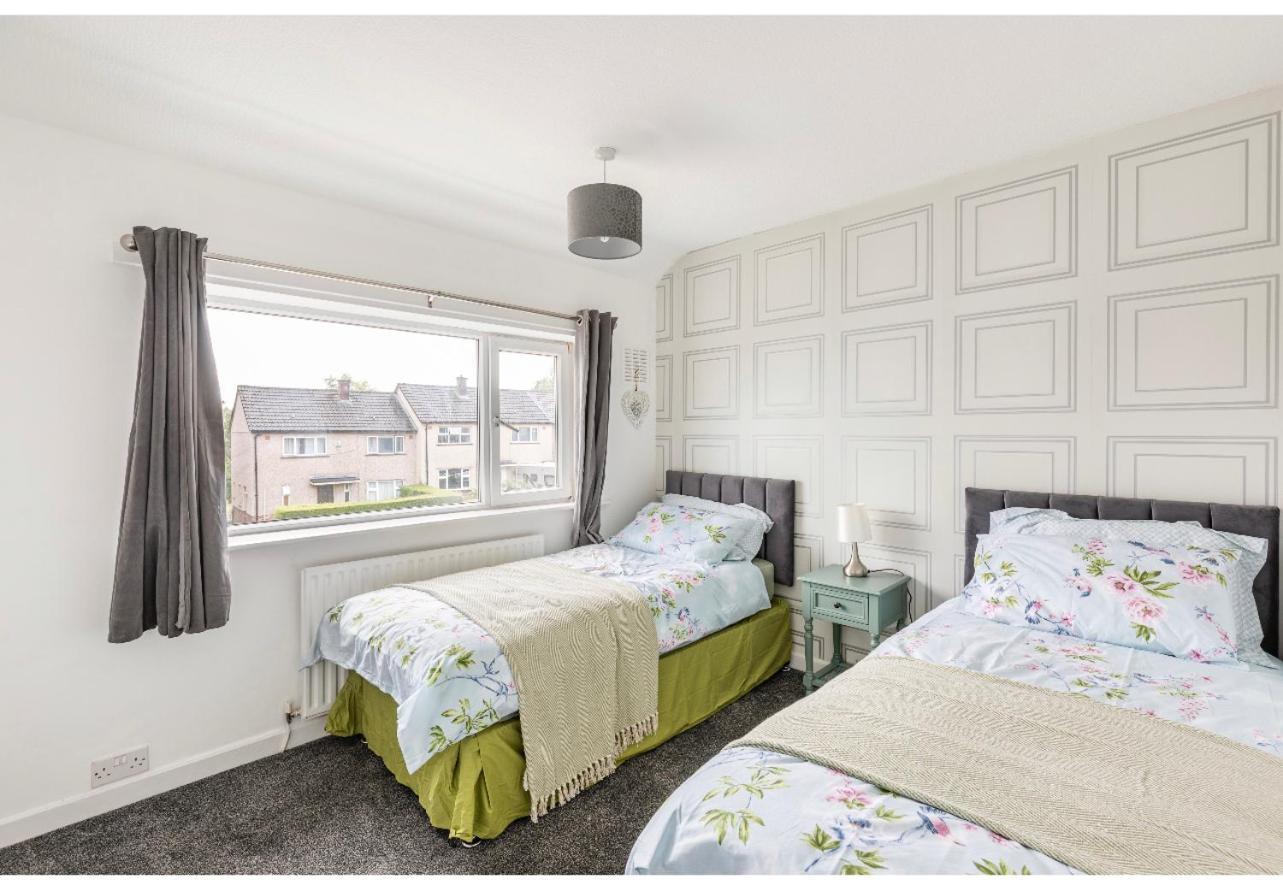 Entire Charming 5-Bed House In Darwen Blackburn Bb1 Free Parking Roadside Rishton エクステリア 写真