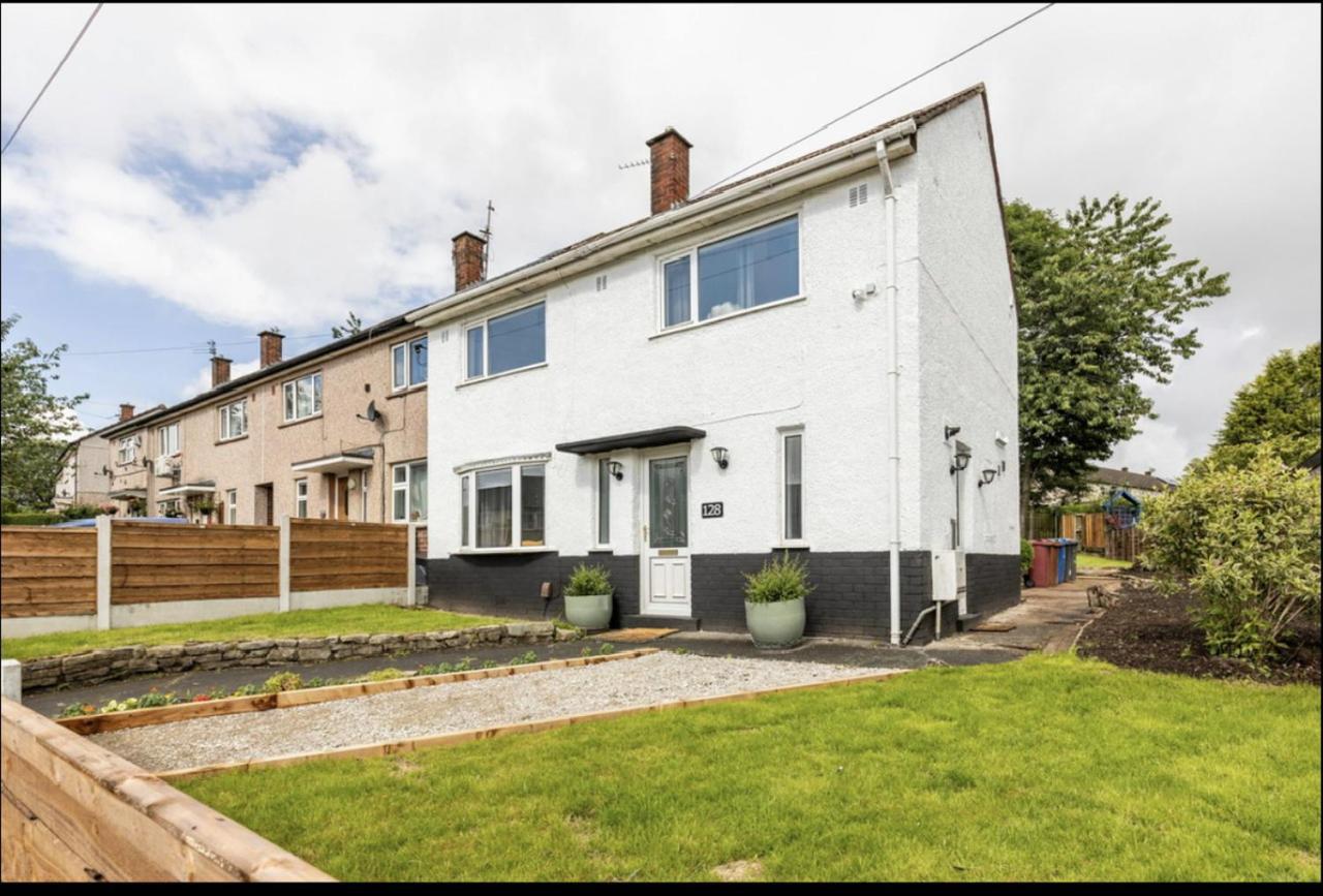 Entire Charming 5-Bed House In Darwen Blackburn Bb1 Free Parking Roadside Rishton エクステリア 写真