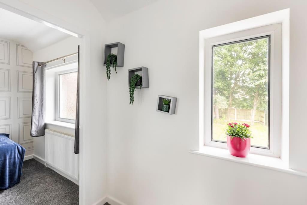 Entire Charming 5-Bed House In Darwen Blackburn Bb1 Free Parking Roadside Rishton エクステリア 写真