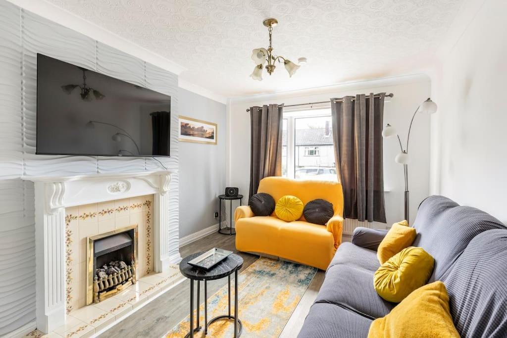 Entire Charming 5-Bed House In Darwen Blackburn Bb1 Free Parking Roadside Rishton エクステリア 写真