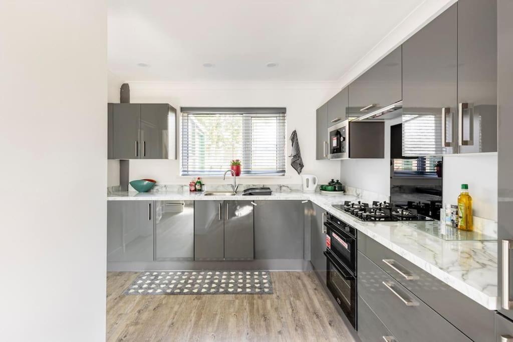 Entire Charming 5-Bed House In Darwen Blackburn Bb1 Free Parking Roadside Rishton エクステリア 写真